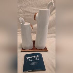 Tonfisk NOKKA White/Walnut Oil & Vinegar Set